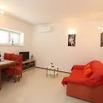 Center 4 People * 스플리트