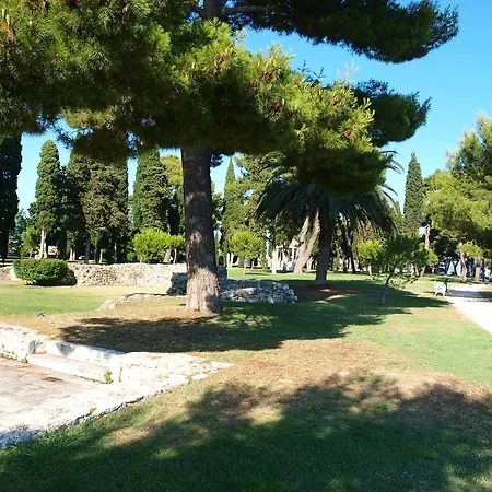 City Center Apartment 4 People Split