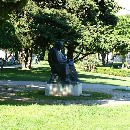 City Center Apartment 4 People Daire *