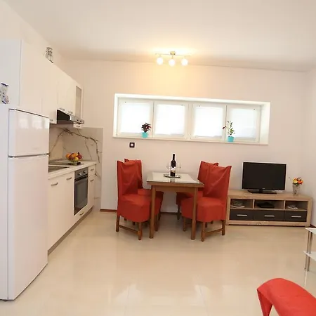 Center 4 People Appartement *