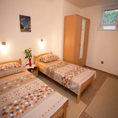 Center 4 People Appartement *